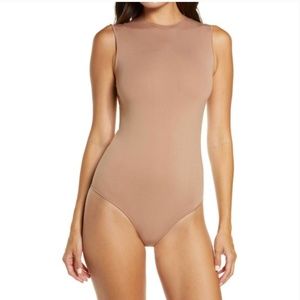 Skims Essential Crewneck Sleeveless Bodysuit